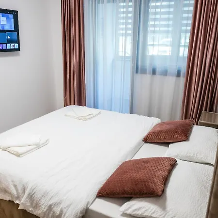 Zian Apartament Craiova Exterior photo