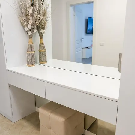 Zian Apartament Craiova Exterior photo
